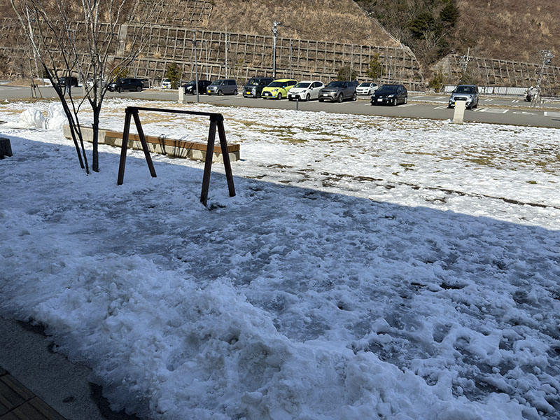 福岡郊外の峠に行くと積雪がありました