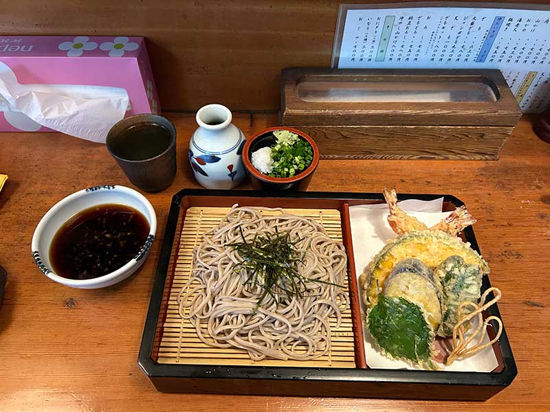 台風が近づいていますがその合間を縫って仕事を片付ける