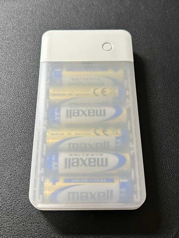 乾電池式モバイルバッテリーを購入しました