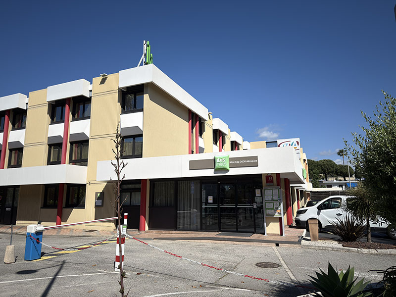 フランス移動にて経由地パリCDGからニース空港に移動