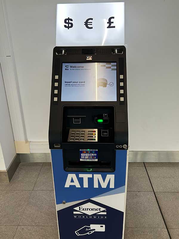 日本帰国のために仏パリCDGに移動