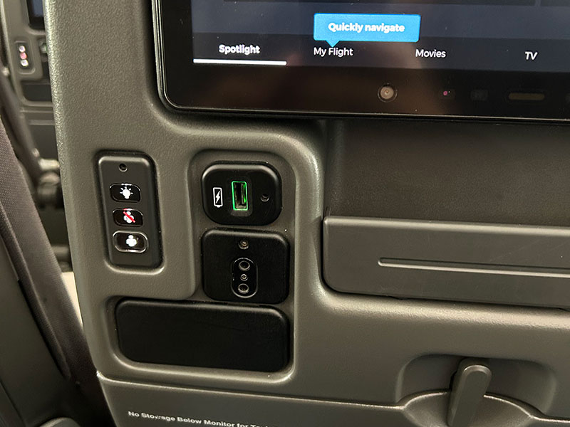 伊ベネチア移動(往路):シンガポール(経由地)に向けて出発しました