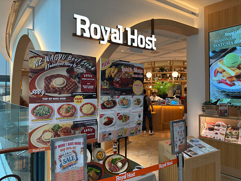 伊ベネチア移動(往路):シンガポール(経由地)に到着しました