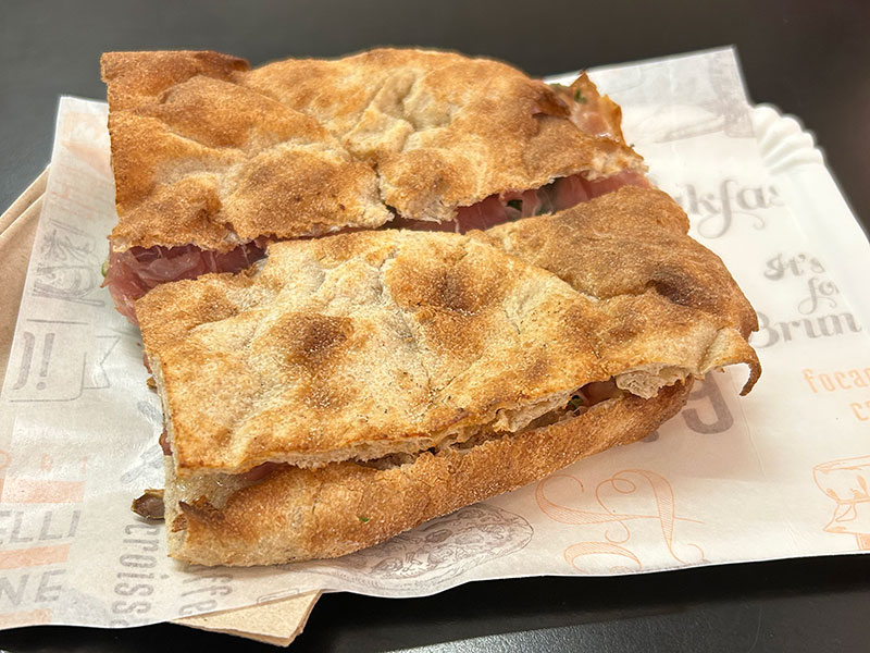 伊ベネチア移動(往路):空港からホテル(ベネチア(マルコポーロ)空港から国鉄メストレ駅)に移動しました