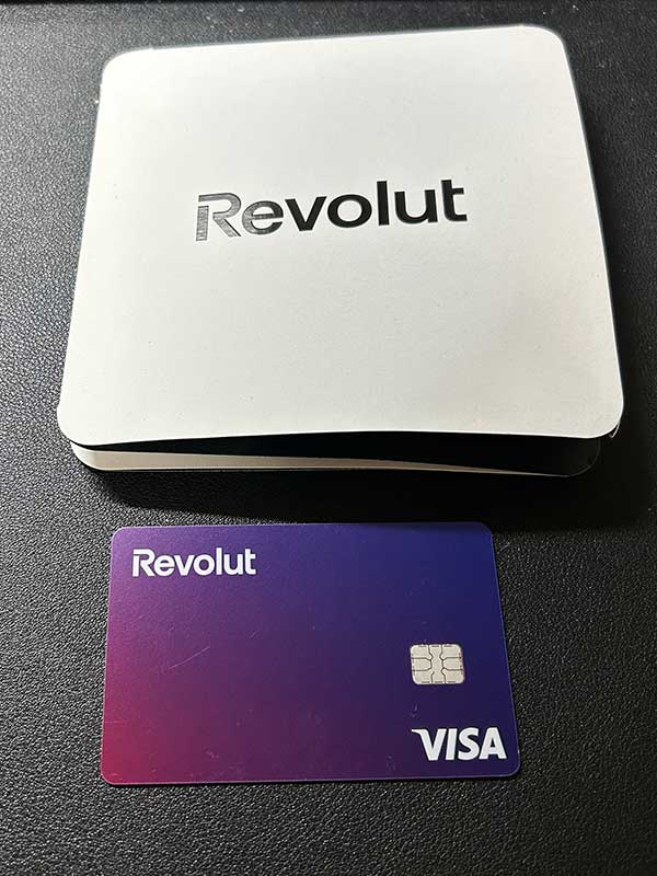 レボリュートカードの物理カードが届きました